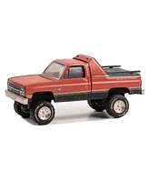 Greenlight Collectibles 1/64 1984 Chevrolet K-10 Scottsdale 4x4, Weathered Sno Chaser, Hobby Exclusive