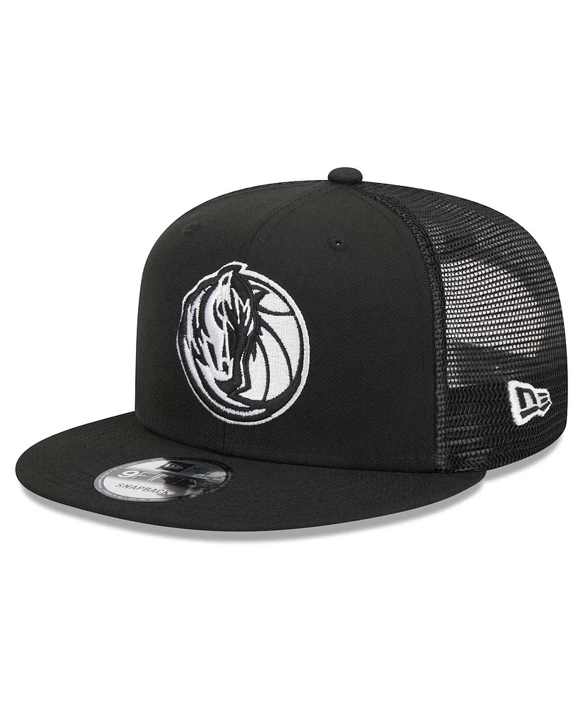 New Era Men's Black Dallas Mavericks Evergreen 9FIFTY Trucker Snapback Hat