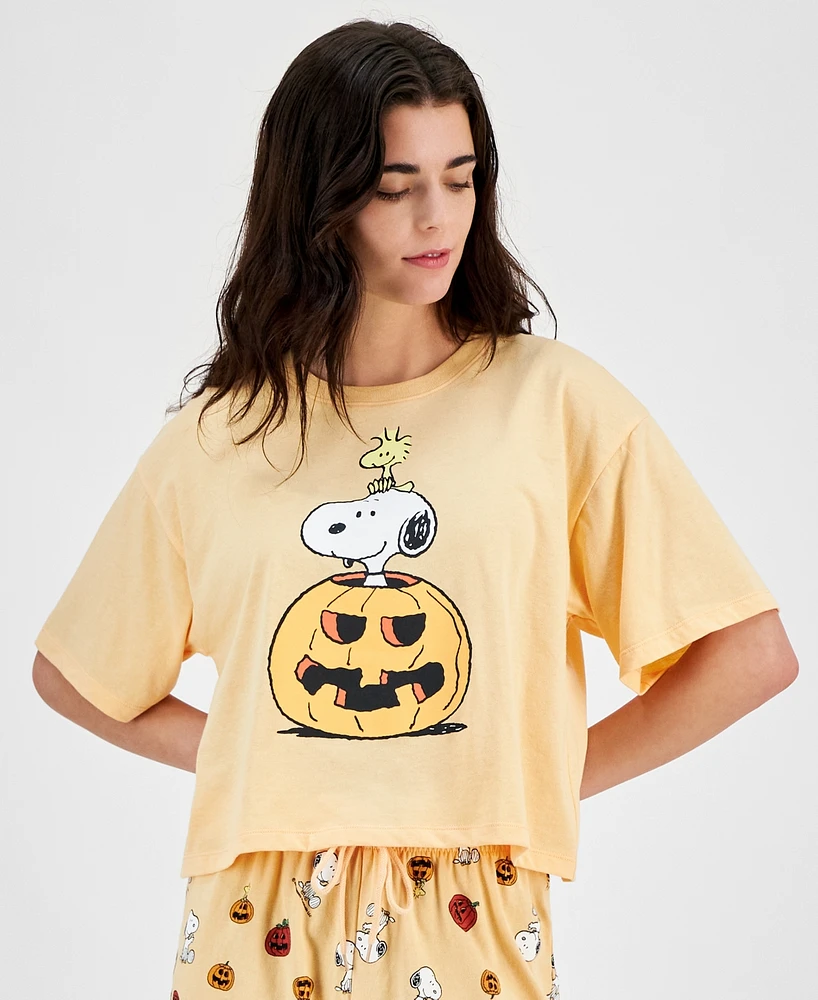 Love Tribe Juniors' Peanuts Halloween Crewneck Tee