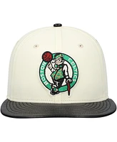 New Era Men's White/Black Boston Celtics faux leather - Polyurethane Visor Two-Tone 59FIFTY Fitted Hat