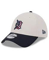 New Era Men's Black Detroit Tigers 2024 Fourth of July 39THIRTY Flex Hat