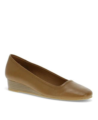 Baretraps Women's Covette Casual Flats