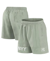 Fanatics Men's Green New York Yankees Elements Swim Shorts