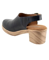 SoftWalk Fairbanks Clog