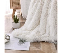 Kate Aurora Oversized Soft & Plush Throw, 50" x 70"