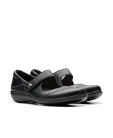 Clarks Women's Collection Ashland Elayne Closed Toe Shoes