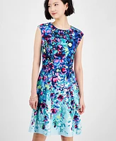 Connected Women's Floral Round-Neck Sleeveless Dress