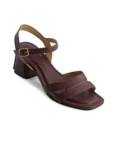 Bernardo Footwear Tarra Mid Heel Sandal