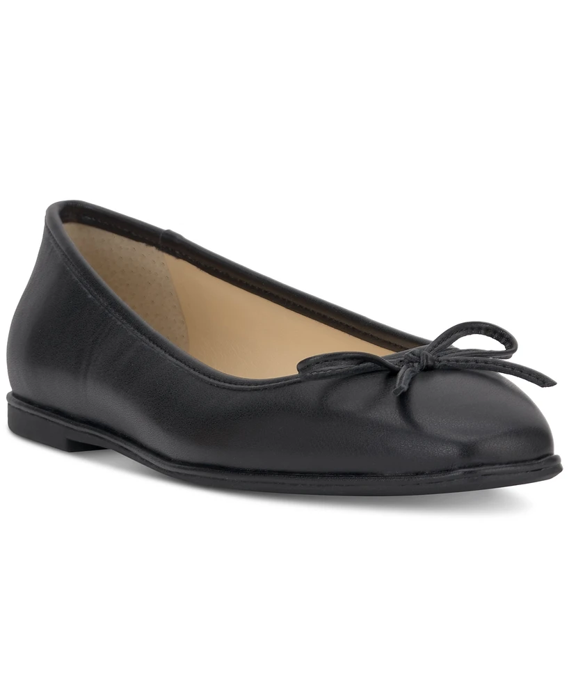 Jessica Simpson Women's Vayrina Snip-Toe Ballet Flats