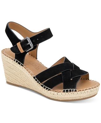 Gentle Souls Women's Caspain Wedge Sandals