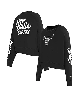 Pro Standard Women's Black Chicago Bulls Paint The City Cropped Pullover Sweatshirt