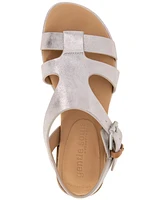 Gentle Souls Women's Haisley Flat Sandals