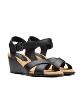 Clarks Collection Women's Emmalae Iris Wedge Sandals