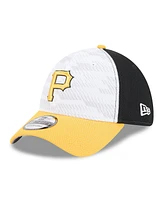 New Era Men's Black/Gold Pittsburgh Pirates 2025 Mlb Clubhouse 39THIRTY Flex Hat