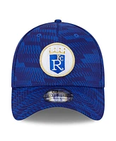 New Era Men's Royal Kansas City Royals 2025 Mlb Clubhouse 39THIRTY Flex Hat