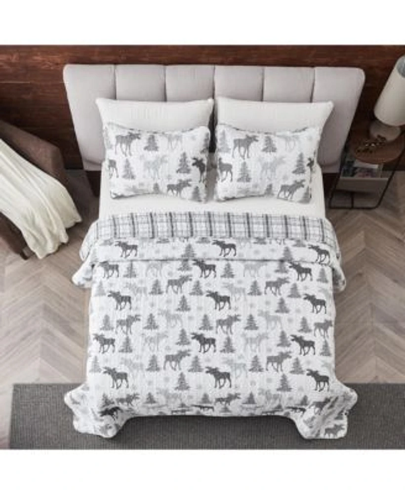 Linery Co. Moose Evergreens Microfiber Quilt Set With Shams