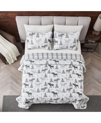 Linery Co. Moose Evergreens Microfiber Quilt Set With Shams