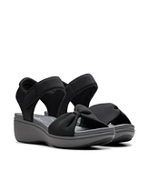 Clarks Cloudsteppers Women's Breeze Rae Sara Riptape Flat Sandals
