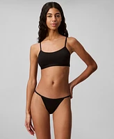 Calvin Klein Women's Form To Body Lightly Lined Bralette QF7554