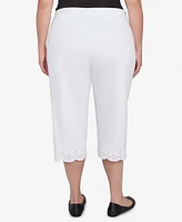 Alfred Dunner Plus Crystal Springs Eyelet Cuff Capri Pants