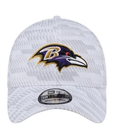 New Era Men's White Baltimore Ravens Gameday Graded 39THIRTY Flex Hat