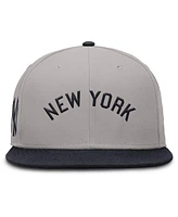 Nike Men's New York Yankees True Performance Fitted Hat