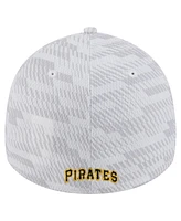 New Era Men's White Pittsburgh Pirates Graded 39THIRTY Stretch Fit Hat