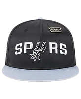 New Era Men's Black/Silver San Antonio Spurs Throwback Satin Vintage Pin Two-Tone 59FIFTY Fitted Hat