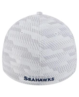 New Era Men's White Seattle Seahawks Gameday Graded 39THIRTY Flex Hat