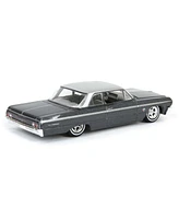 1/64 1964 Chevrolet Bel Air Gray & Silver California Lowriders