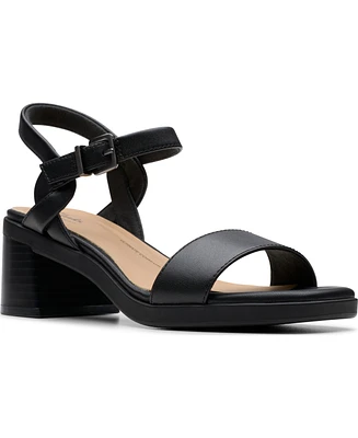 Clarks Collection Women's Jaylan Ray Square Toe Sandals