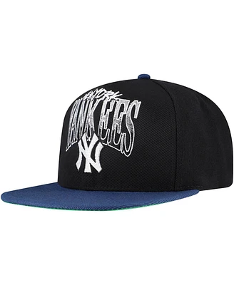 Mitchell & Ness Men's Black New York Yankees Rise Up Snapback Hat