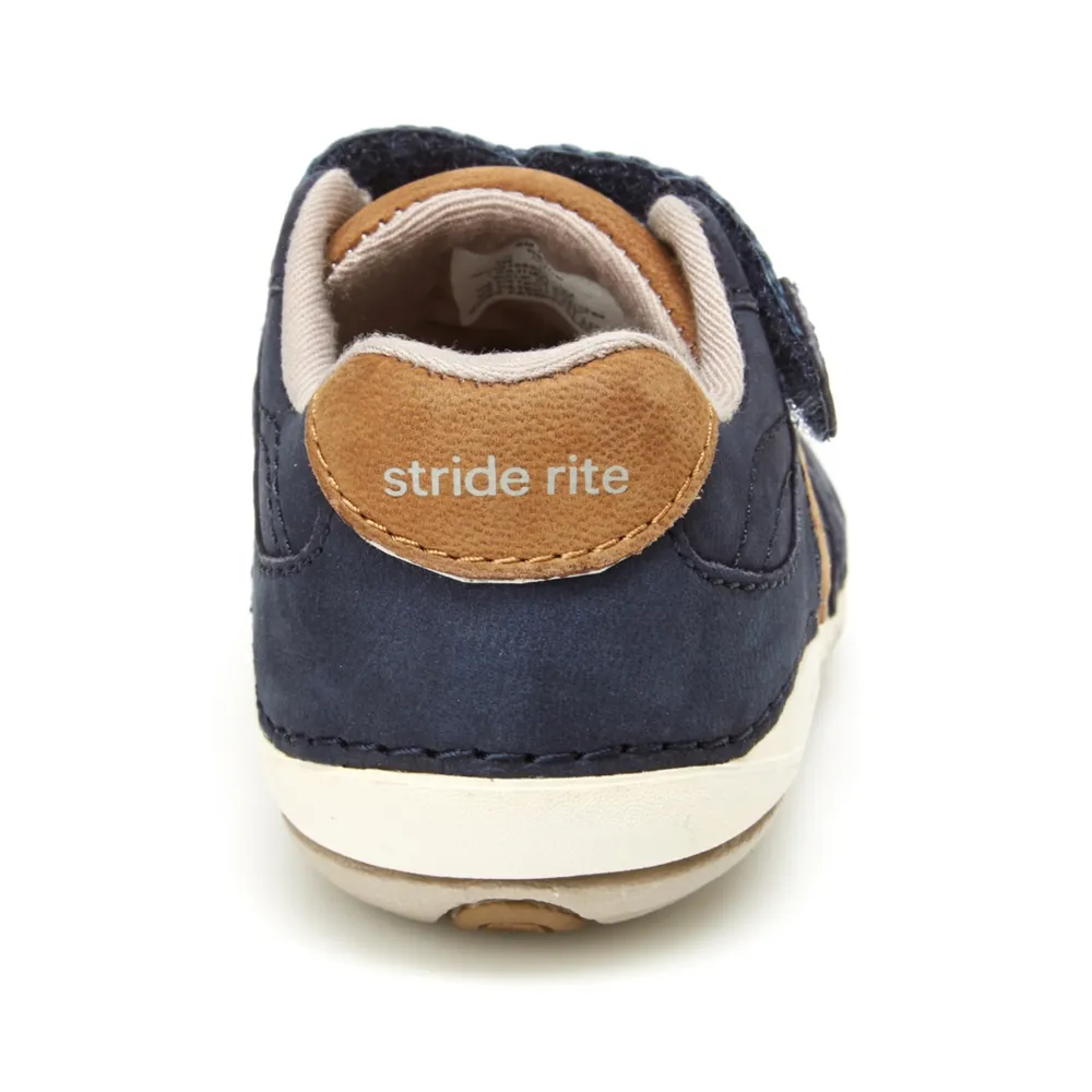 Stride Rite Toddler Boys Soft Motion Srt Sm Artie Closed Toe Shoes