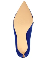 Journee Collection Women's Marek Ruffle Detail Dress Pumps
