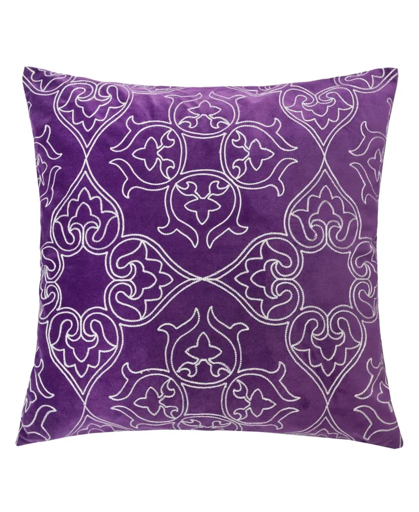 Homey Cozy Aubrey Quatrefoil Floral Square Decorative Throw Pillow