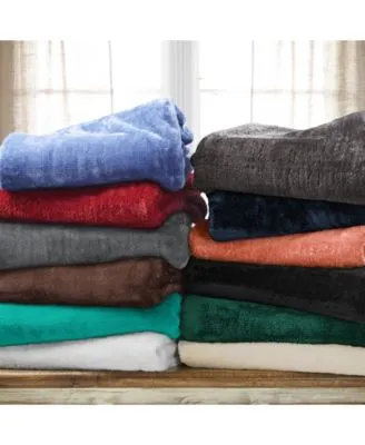 Superior Wrinkle Resistant Plush Fleece Blanket Collection