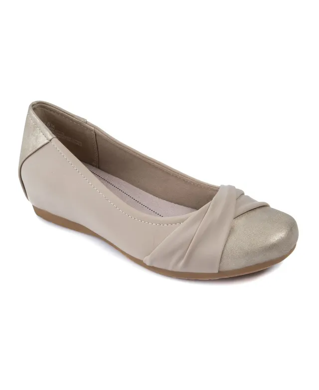 baretraps women's mitsy flat