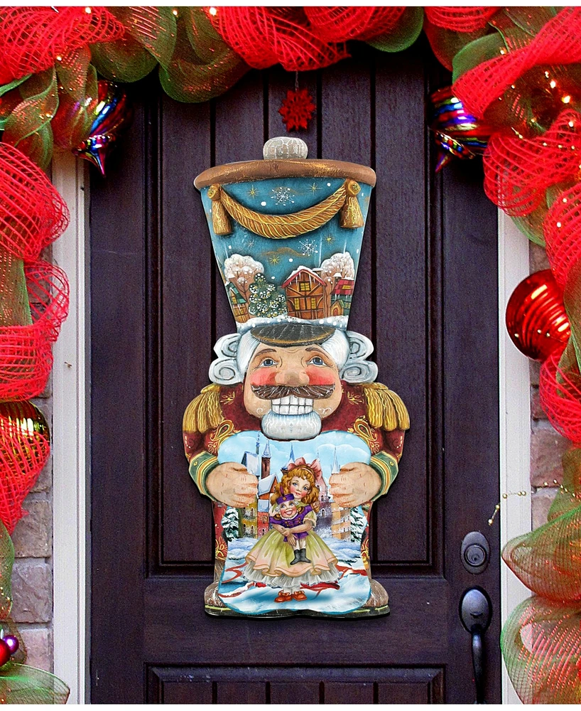 Designocracy Old World Nutcracker Christmas Door Hanger