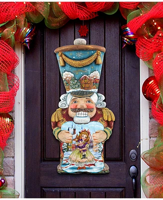 Designocracy Old World Nutcracker Christmas Door Hanger