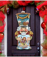 Designocracy Old World Nutcracker Christmas Door Hanger