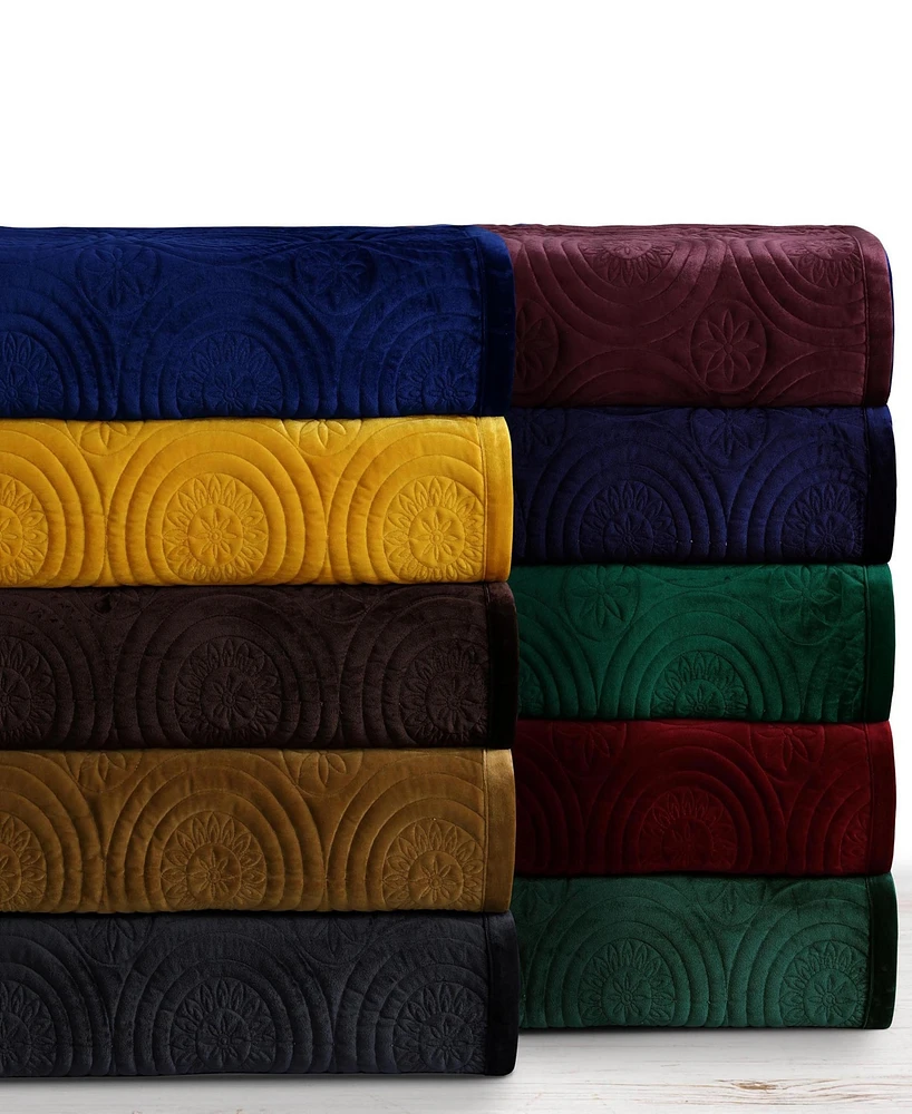 Capri Medallion Velvet Oversized Solid piece Quilt Set