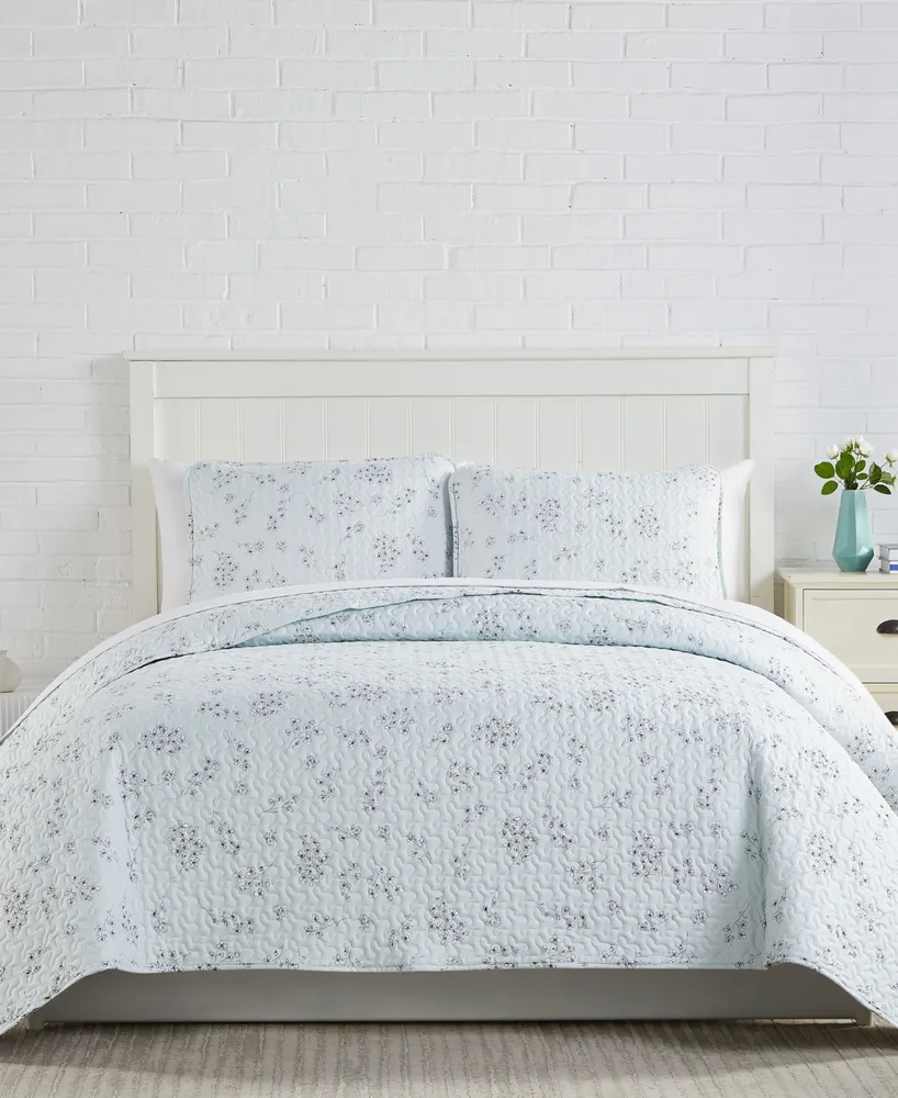 Sweet Florals Quilt and Sham 3 Piece Set