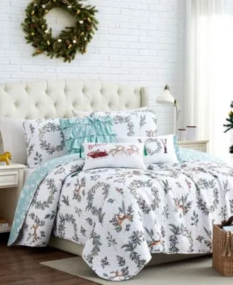 Happy Holidays Oversized Reversible 6 Piece Quilt Set Collection