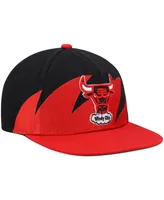 Men's Mitchell & Ness Black and Red Chicago Bulls Hardwood Classics Sharktooth Snapback Hat