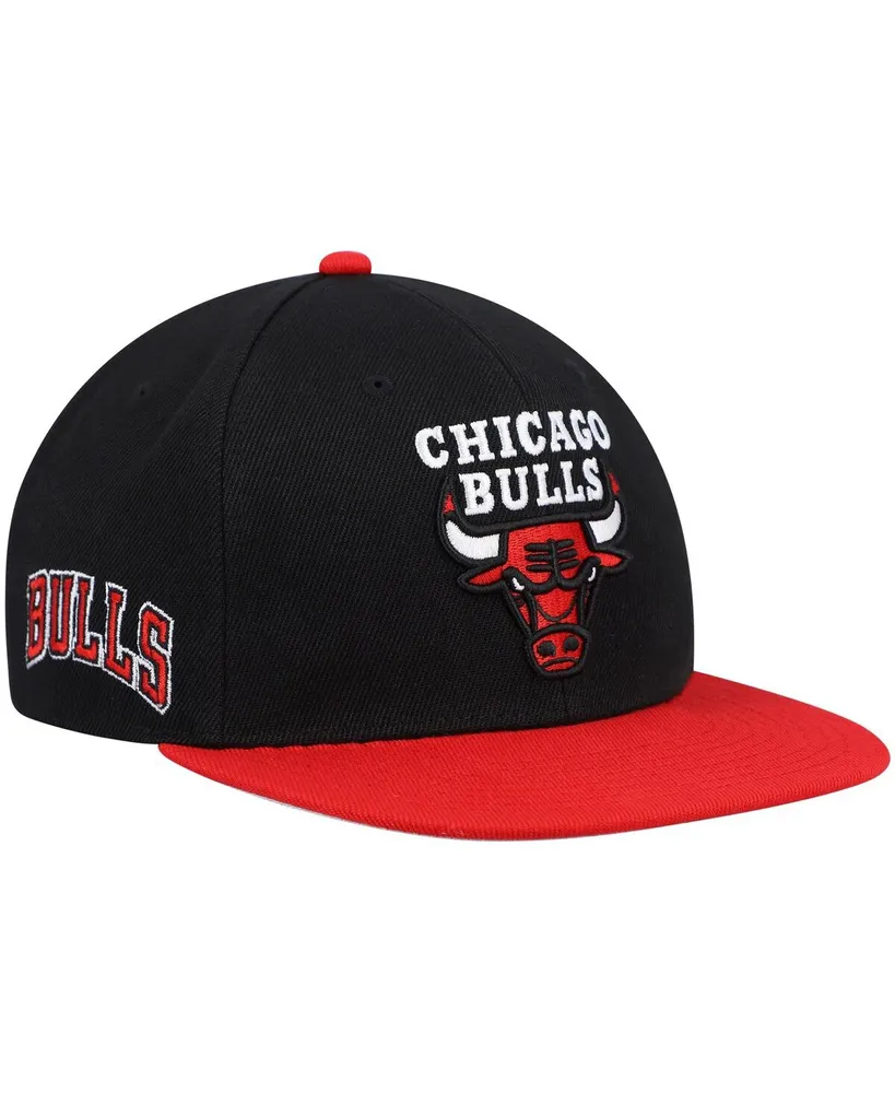 Chicago Bulls Mitchell & Ness Side Core 2.0 Snapback Hat - Black/Red