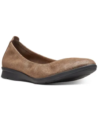 Clarks Women's Jenette Ease Slip-On Flats