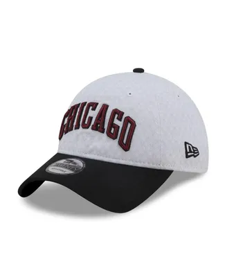 Men's New Era White Chicago Bulls 2022/23 City Edition Official 9TWENTY Adjustable Hat