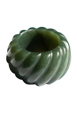 seree Croissant - Green jade twist ring