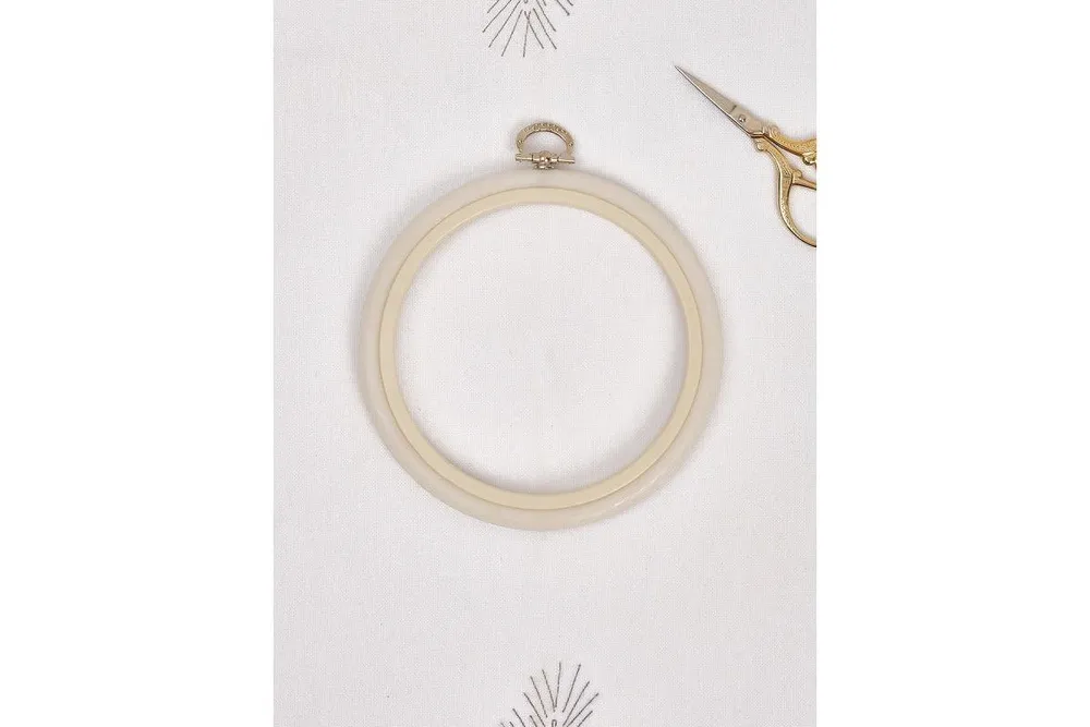 Nurge Round Flexi Hoop for Embroidery 230-2