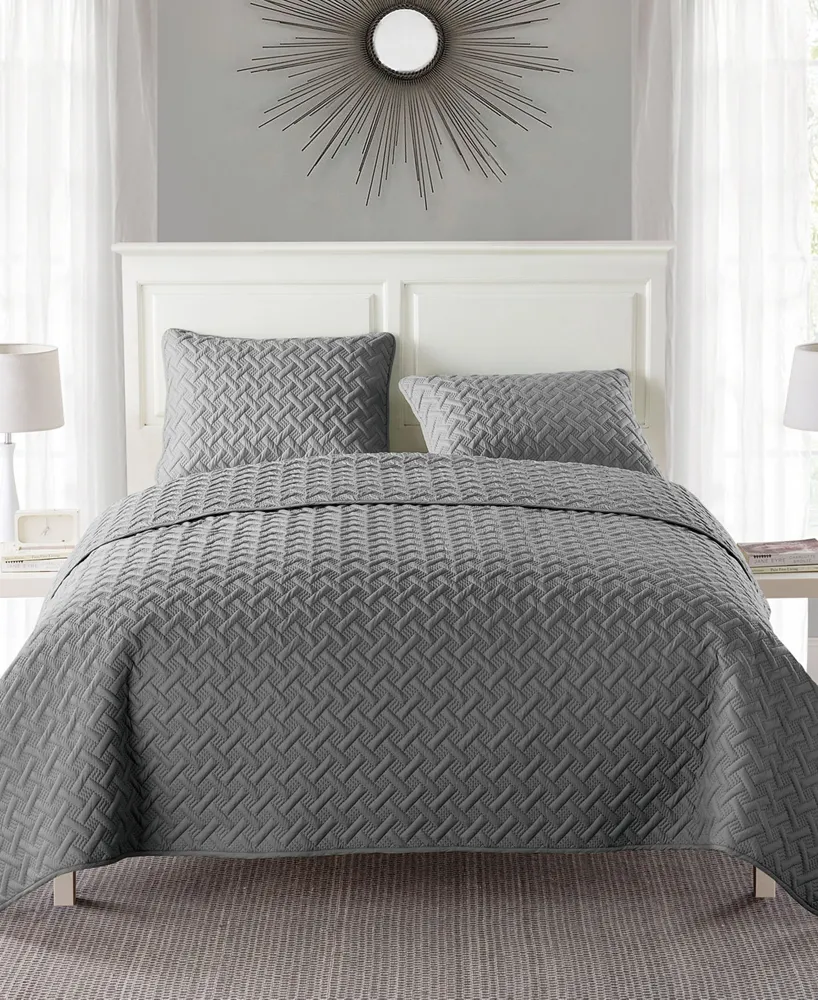 Nina 3-Piece Full/Queen Embossed Quilt Set